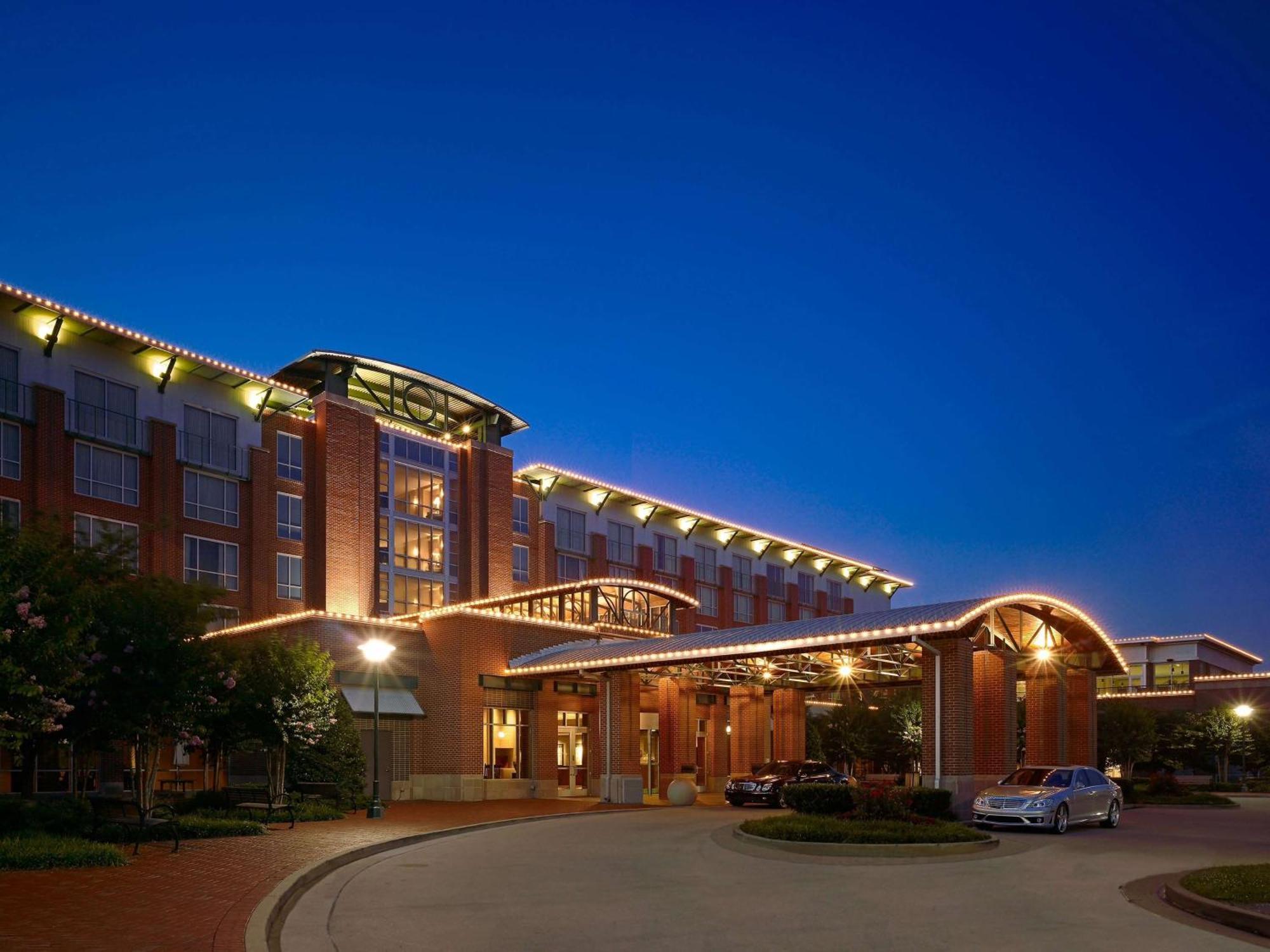 The Chattanoogan Hotel, Curio Collection By Hilton Exterior photo