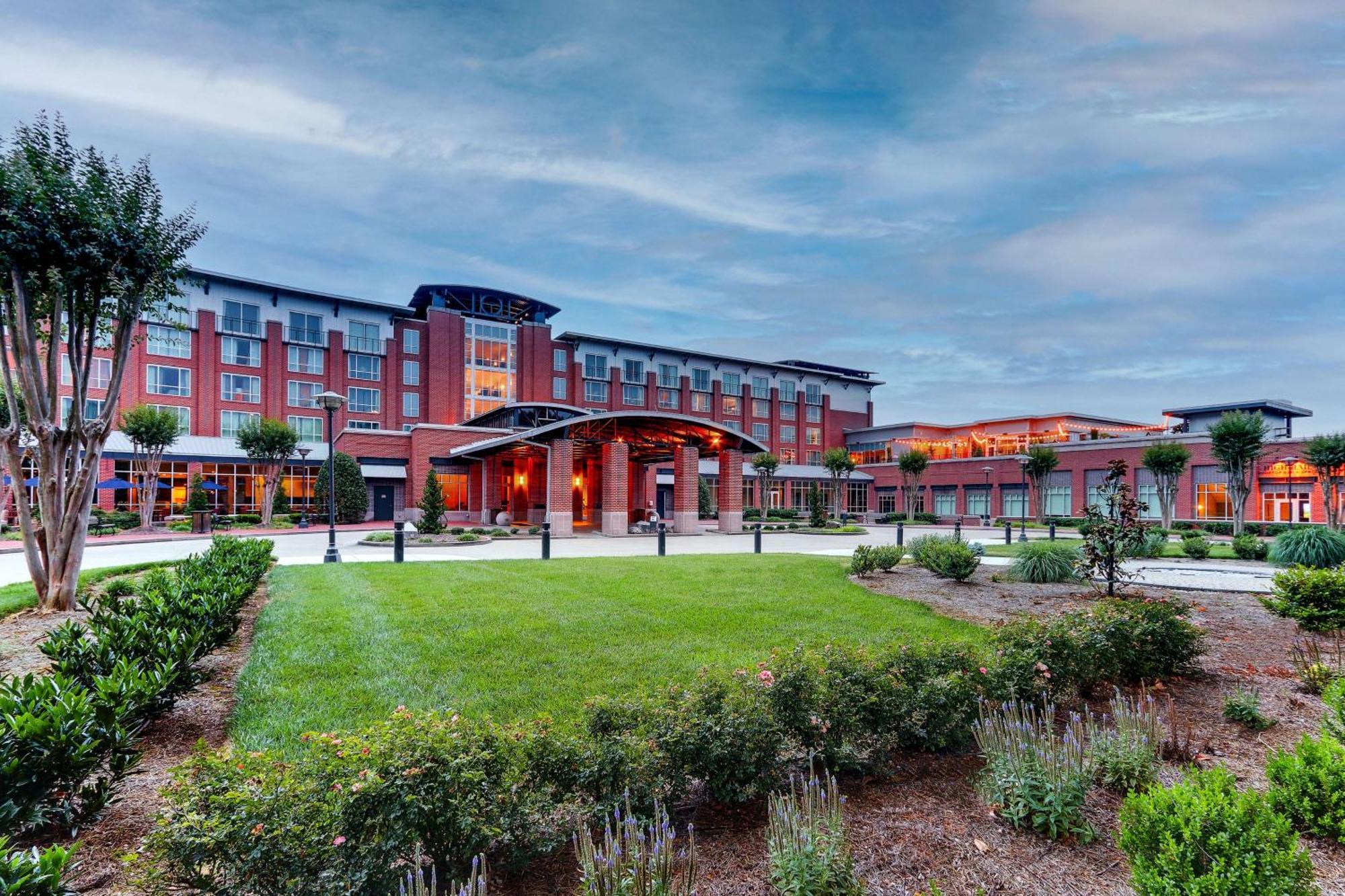 The Chattanoogan Hotel, Curio Collection By Hilton Exterior photo