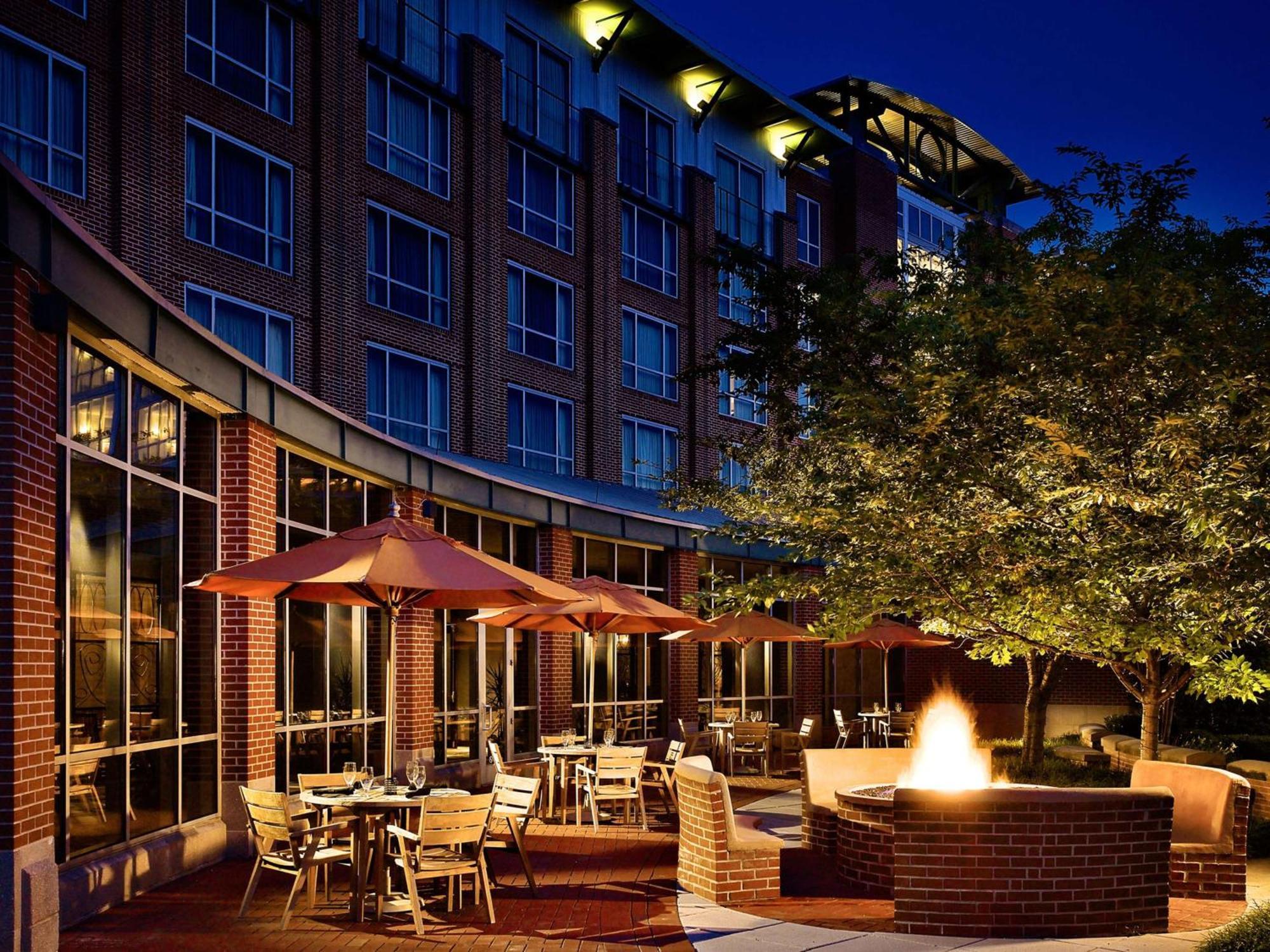 The Chattanoogan Hotel, Curio Collection By Hilton Exterior photo